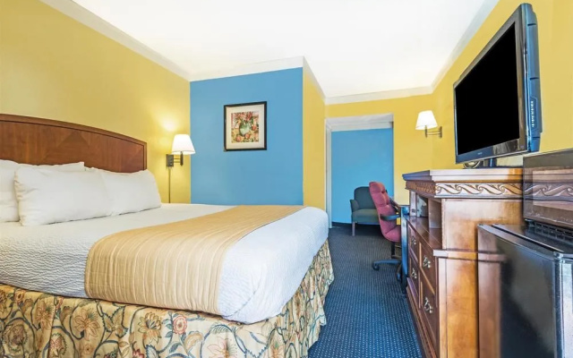photo 3 of Days Inn Troy