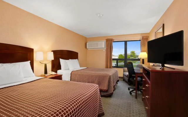 photo 4 of Days Inn Utica