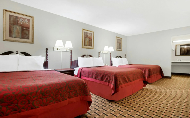 photo 2 of Days Inn by Wyndham Vernon Texas