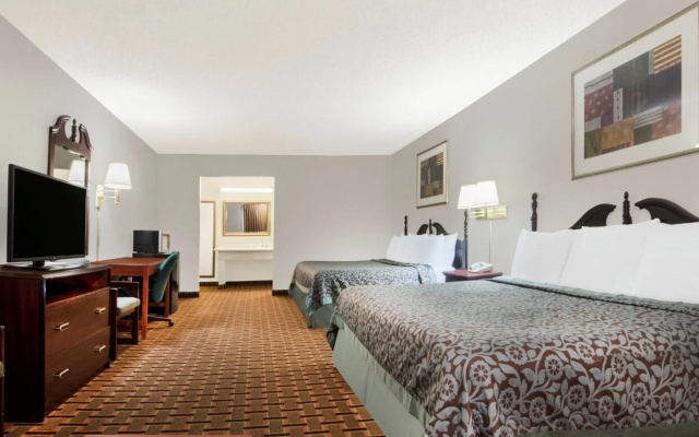 photo 4 of Days Inn by Wyndham Vernon Texas