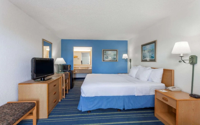 photo 4 of Days Inn by Wyndham West Palm Beach