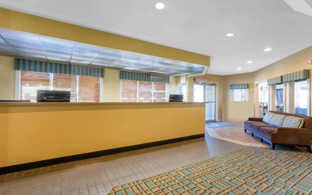 photo 2 of Days Inn by Wyndham Wilmington / University