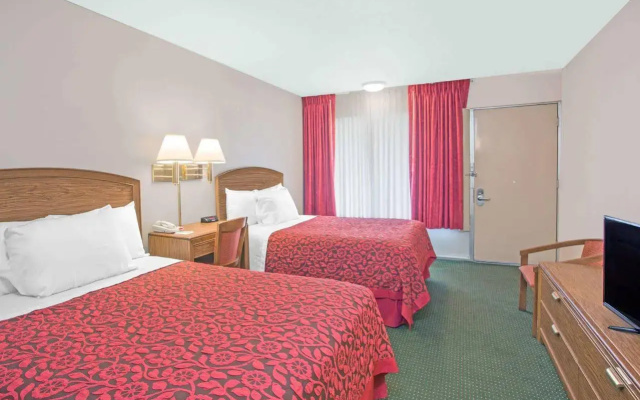 photo 4 of Days Inn by Wyndham Wilmington / University