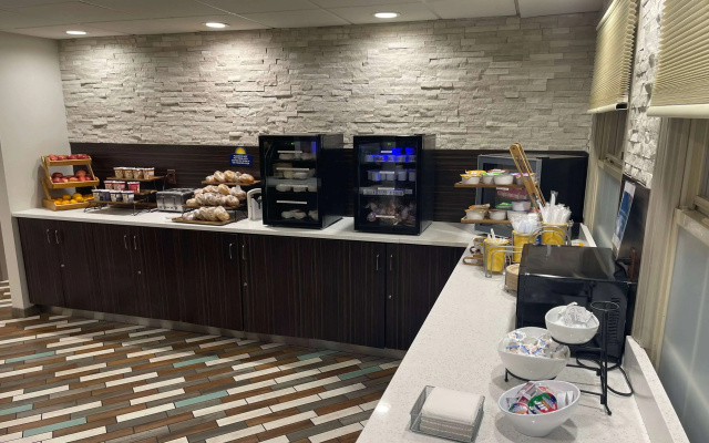 photo 5 of Days Inn by Wyndham Wilmington/Brandywine
