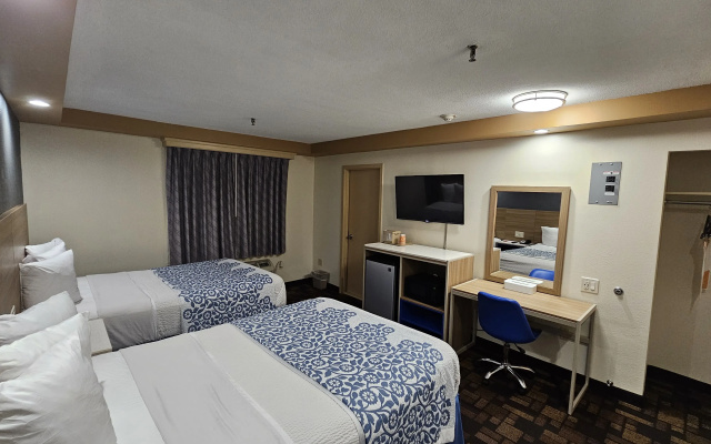 photo 3 of Econo Lodge Woodbridge