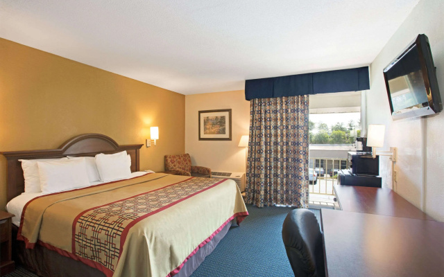 photo 4 of Days Inn by Wyndham Charlotte/Woodlawn Near Carowinds