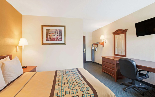 photo 5 of Days Inn by Wyndham Charlotte/Woodlawn Near Carowinds