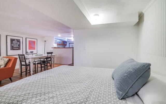 photo 5 of DC Apartment: 2 Mi to National Mall!