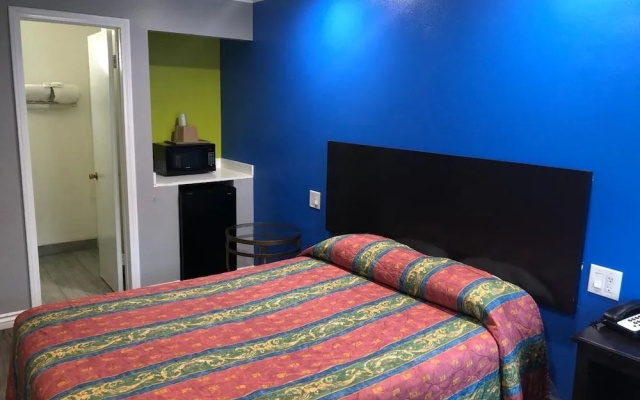 photo 2 of Deano's Motel