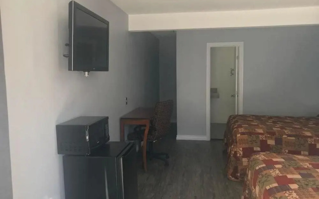 photo 3 of Deano's Motel