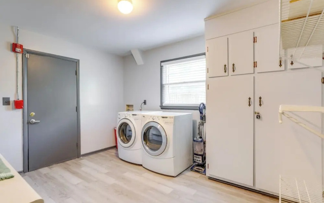 photo 5 of Decatur Apartment ~ 11 Mi to Downtown Atlanta!