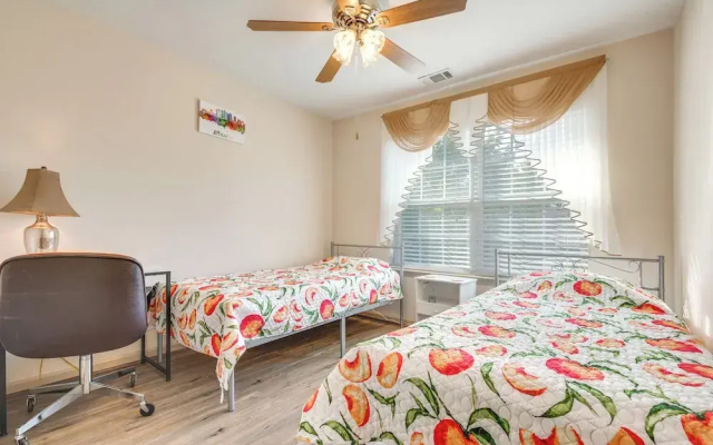 photo 5 of Decatur Vacation Rental ~ 5 Mi to Downtown Decatur