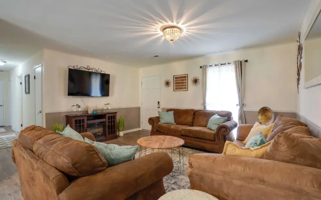 photo 5 of Decatur Vacation Rental Retreat w/ Private Yard!