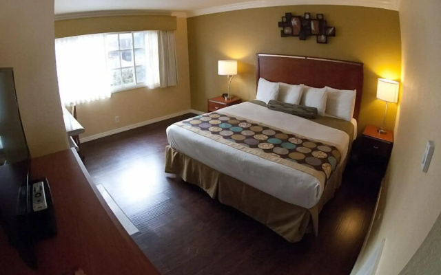 photo 2 of Deer Haven Inn