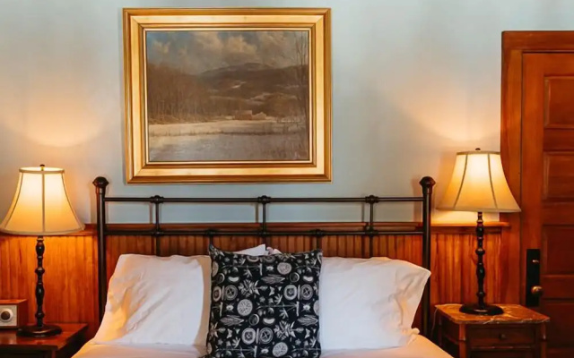 photo 3 of Deer Mountain Inn