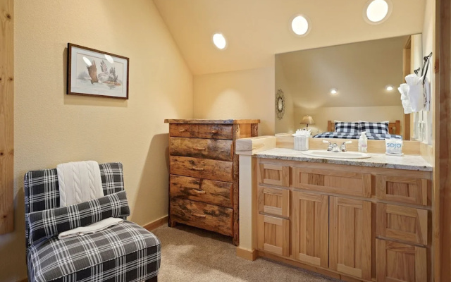 photo 5 of Deer Park Cabin 3 Bedroom Home by RedAwning
