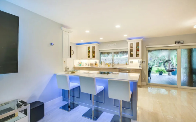 photo 4 of Furnished Patio + Gas Grill: Deerfield Beach Home