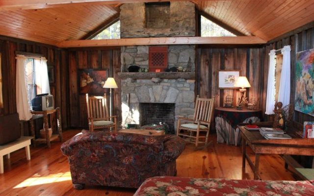 photo 2 of Deerwoode Lodge and Cabins