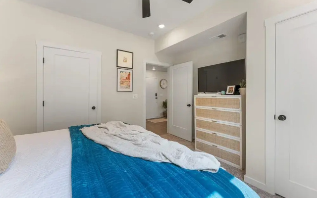 photo 5 of Deja Blue At Desert Color 2 Bedroom Condo