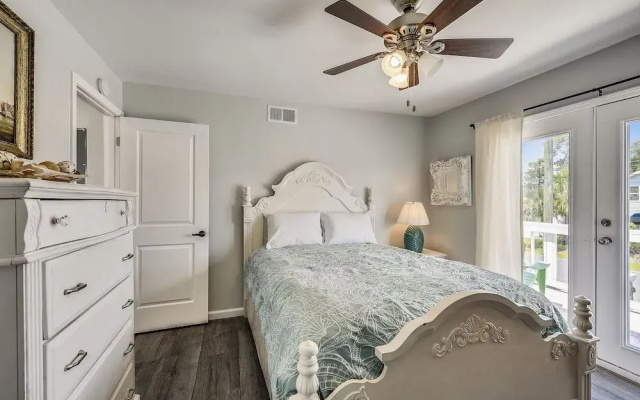 photo 5 of Deja Blue by Book That Condo