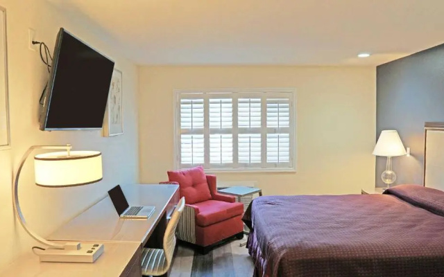 photo 3 of Del Mar Motel