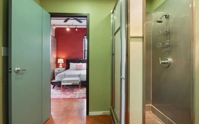 photo 2 of Delightful 2br/2ba Industrial Apt in Nola by Domio