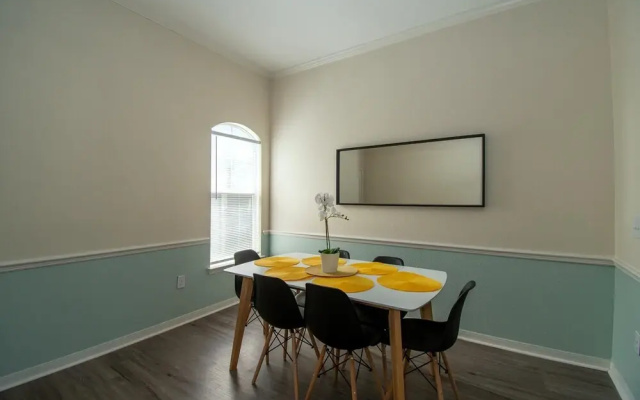 photo 3 of Delightful, Refurbished Apt! Everything you need!