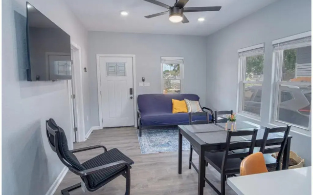 photo 2 of Delightfully Renovated 4 BR2 BA Near DT Riverwalk