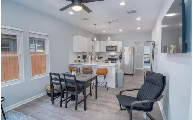 photo 3 of Delightfully Renovated 4 BR2 BA Near DT Riverwalk