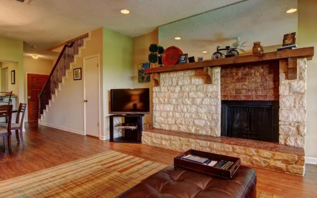 photo 2 of Delroy Curly Rays Comal Condo CW C211