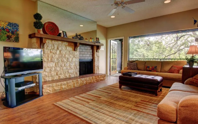 photo 3 of Delroy Curly Rays Comal Condo CW C211