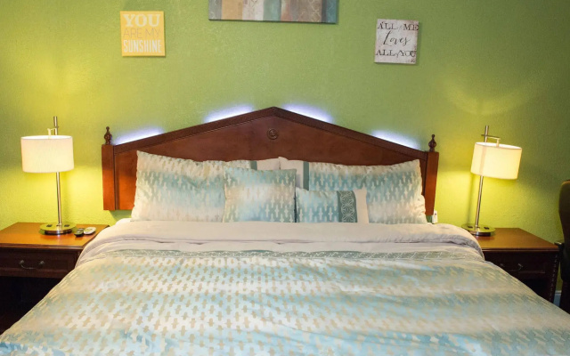 photo 3 of Delux Inn Clearwater