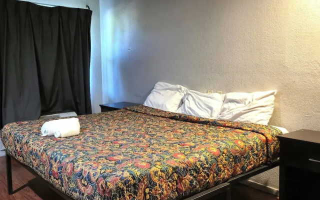photo 5 of Delux Inn Motel