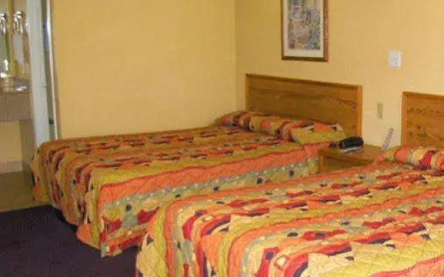 photo 2 of Delux Inn San Antonio