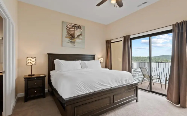 photo 2 of Deluxe 2 Bedroom Villa Lake View