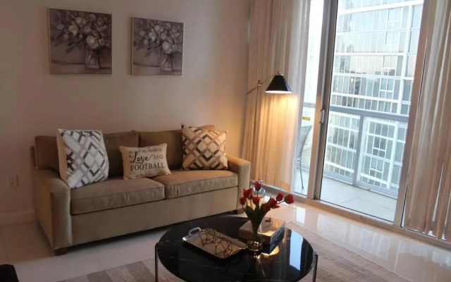 photo 5 of Deluxe 5 Star Condo Iconbrickell@25Th, Free Spa/Gym/Pool