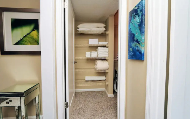 photo 2 of Deluxe Clearwater Apartment CP-614
