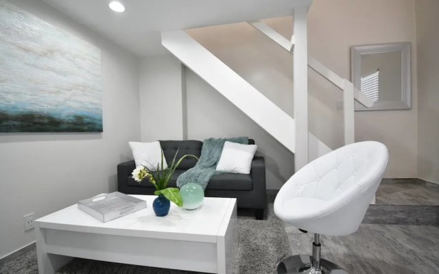 photo 2 of Deluxe Designer Loft IN Hollywood Beach Unit 1