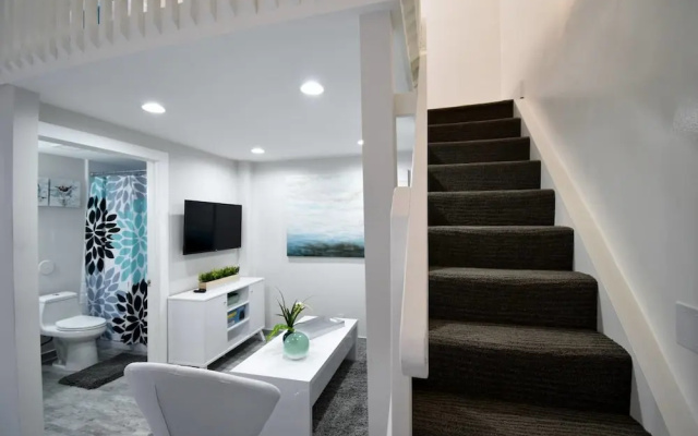 photo 4 of Deluxe Designer Loft IN Hollywood Beach Unit 1
