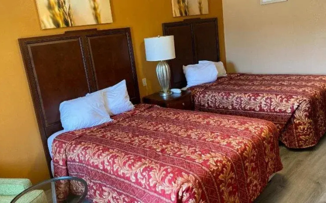 photo 5 of Deluxe Inn