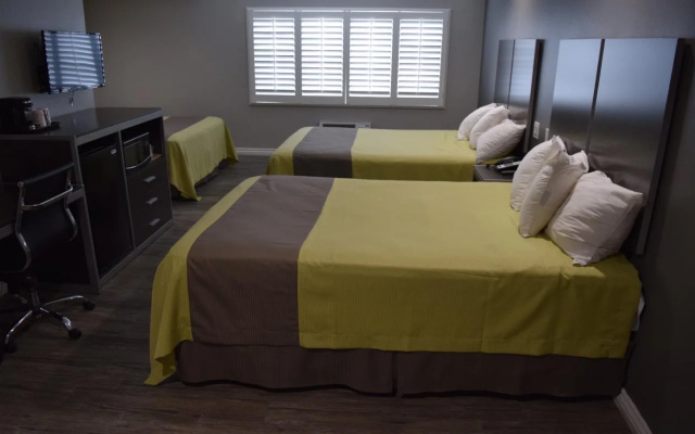 photo 5 of Deluxe Inn Hawthorne