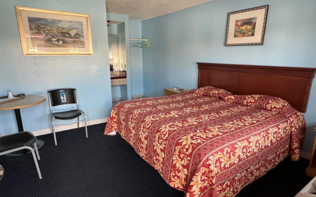 photo 4 of Deluxe Inn LA