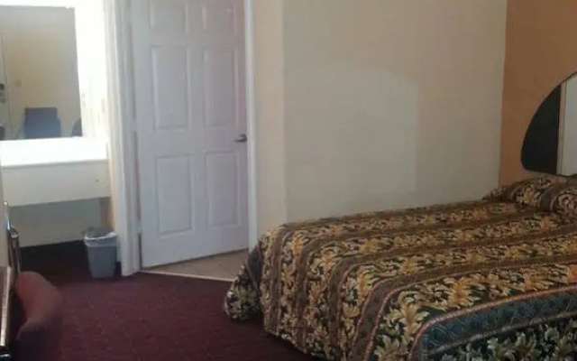photo 4 of Deluxe Inn