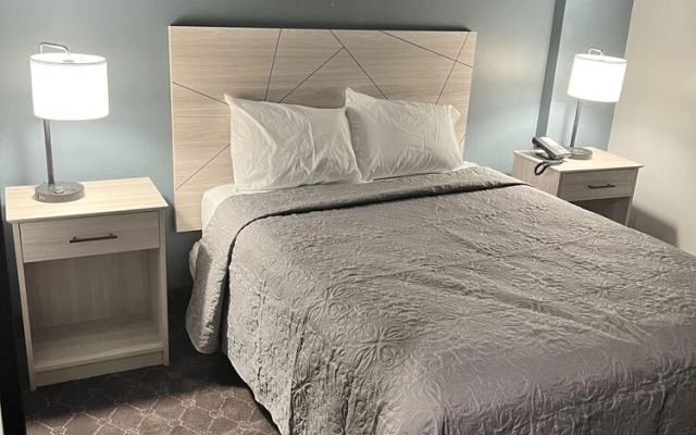 photo 4 of Deluxe Inn & Suites - Long Island City NYC
