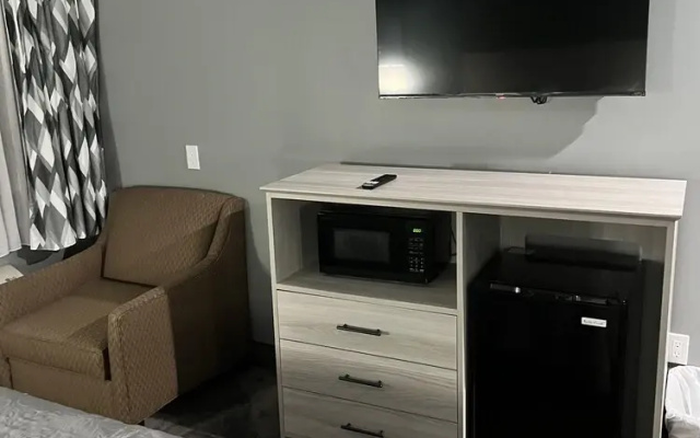 photo 5 of Deluxe Inn & Suites - Long Island City NYC