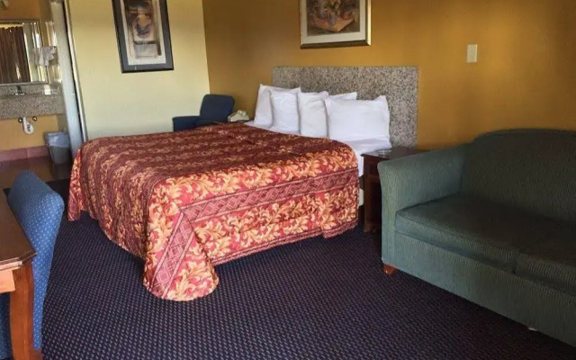 photo 3 of Deluxe Motel