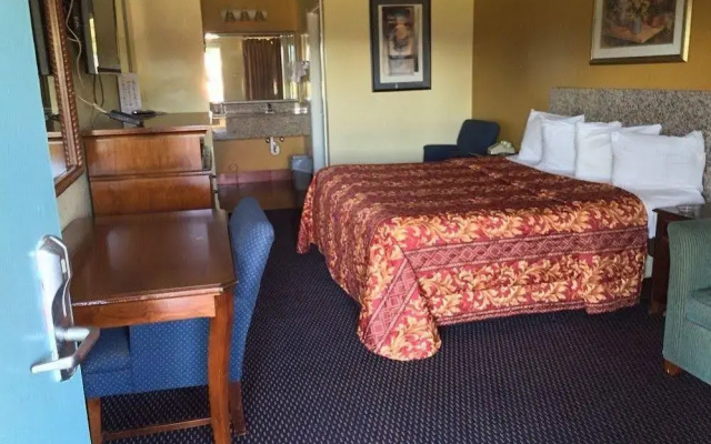 photo 4 of Deluxe Motel