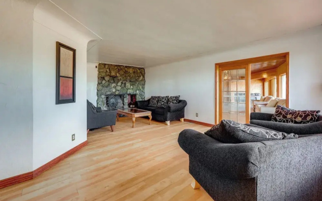 photo 3 of 5 Mi to Dtwn Denver: Pet-friendly Home w/ Patio