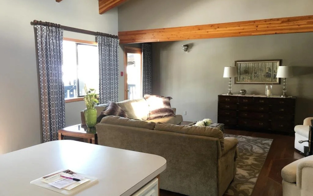 photo 2 of Der Matterhorn Suites