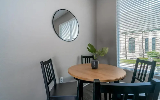 photo 5 of Des Moines Amazing 1BD 1BA Downtown Apartment